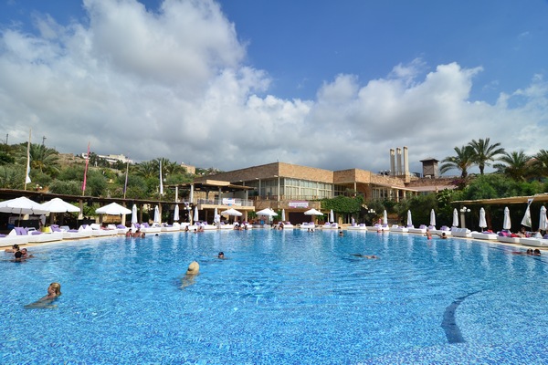 Sunday At Edde Sands